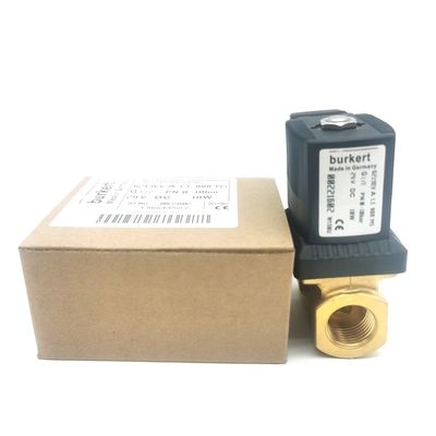 버커트 00221654 6213 타입 G1/2 2/2 일반적으로 닫힌 1.3 흐름 구멍, EPDM 밀폐 -30 ~ + 90 ° C 구리 밸브 몸 DC24V 8W 0-10bar
