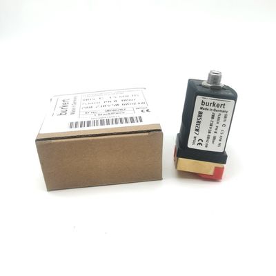 00295636 전자기 밸브 버커트 G1/2 2/2 정상적으로 열 12 흐름 구멍 FKM 구리 밸브 몸 AC220V 1-32bar
