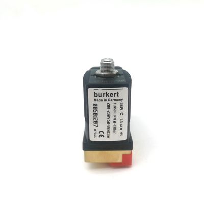 00134240 BURKERT 6013 타입 직역 G1/8 인치 2/2 정상적으로 닫힌 2.5 흐름 구멍 FKM 밀폐 된 구리 밸브 몸 24VDC 8W 0~10bar