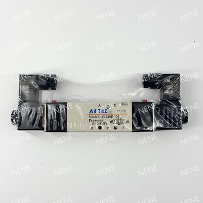 소레노이드 스풀 밸브 AIRTAC 4V230P-08 압력 애플리케이션을 위해 5 포트 2 위치